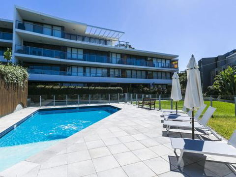 LORNE CHALET APARTMENT 36 Central Location - Accommodation in Brisbane 3