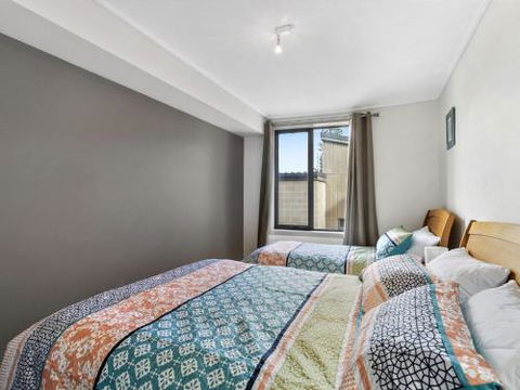 APARTMENT 29 PACIFIC APARTMENTS Grand Escape With Ocean Views - Accommodation in Brisbane 5