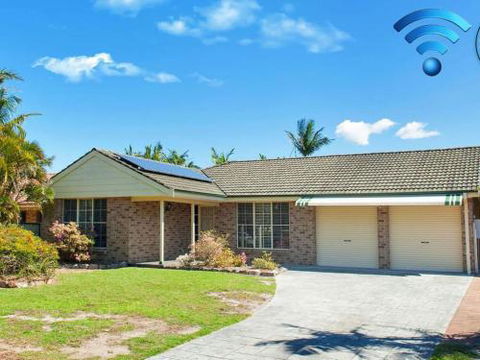 Fingal Waves At Fingal Bay NSW - Accommodation in Brisbane 4