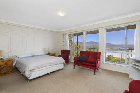 La Mer 19 Dulconghi Street - Accommodation in Brisbane 2