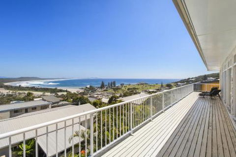 La Mer 19 Dulconghi Street - Accommodation in Brisbane 3