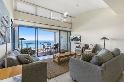 Stunning Top Floor Sunshine Beach Getaway! Unit 7 Vista Pacific 12 Bryan Street - Accommodation in Brisbane 4