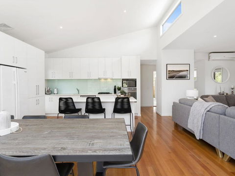 YOU ME & THE SEA BLAIRGOWRIE - Accommodation in Brisbane 4