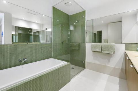MARINA VIEW - Accommodation in Brisbane 4