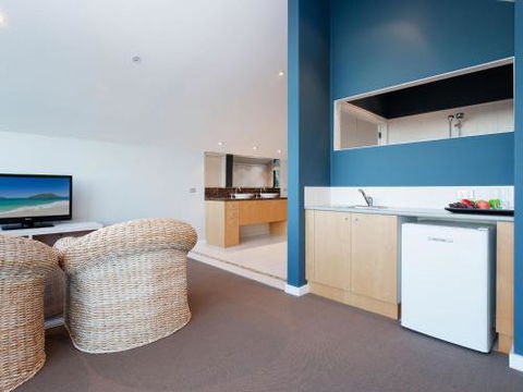 Venabu On Garuwa 20 Garuwa Street Spectacular House With Fabulous Views - Accommodation in Brisbane 0