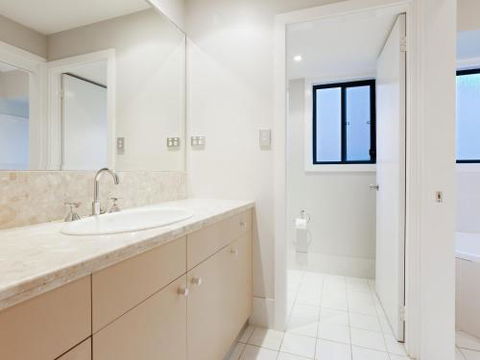 Venabu On Garuwa 20 Garuwa Street Spectacular House With Fabulous Views - Accommodation in Brisbane 1