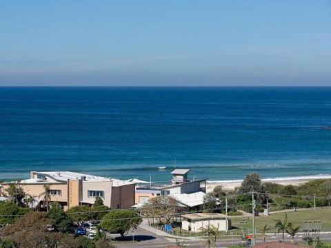 Venabu On Garuwa 20 Garuwa Street Spectacular House With Fabulous Views - Accommodation in Brisbane 2