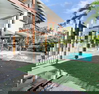 Beachcomber Holiday House - Accommodation in Brisbane