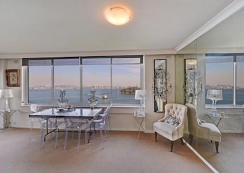 Elegant Waterfront Mosman Bay RAG10 - Accommodation in Brisbane 6