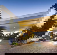 Ramada by Wyndham Diplomat Canberra - Accommodation in Brisbane