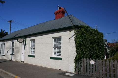 Westbury Gingerbread Cottages - Accommodation in Brisbane 1