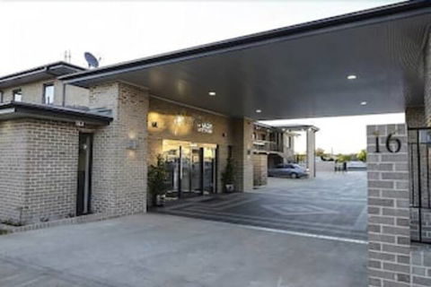 Aastro Dish Motor Inn - Accommodation in Brisbane 1