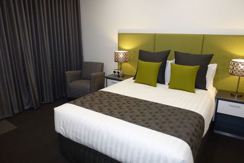 Golden Chain Tower Motor Inn - Accommodation in Brisbane 3
