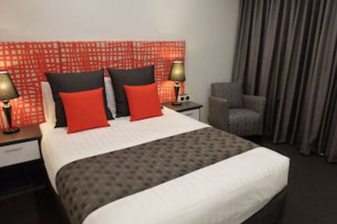 Golden Chain Tower Motor Inn - Accommodation in Brisbane 0