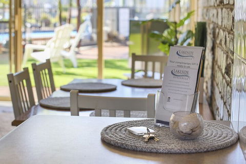 Lakeside Holiday Apartments Merimbula - Accommodation in Brisbane 4