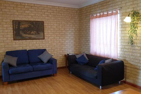 Baywatch Manor Augusta - Accommodation in Brisbane 7