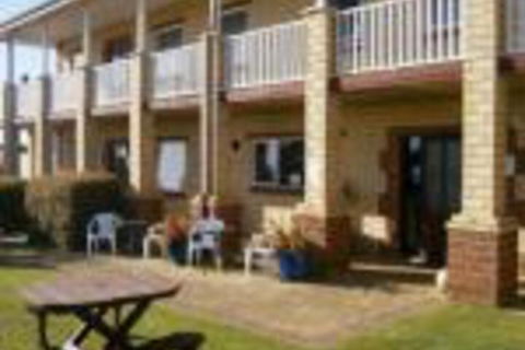 Baywatch Manor Augusta - Accommodation in Brisbane 0