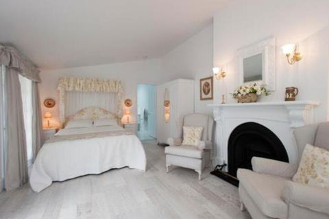 White Dove Cottage Bed & Breakfast - Accommodation in Brisbane 0