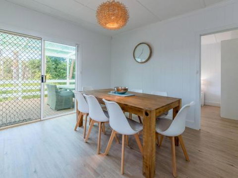 DRIFTAWAY ACROSS FROM SURF BEACH - Accommodation in Brisbane 3