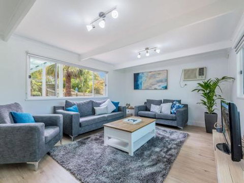 DRIFTAWAY ACROSS FROM SURF BEACH - Accommodation in Brisbane 6
