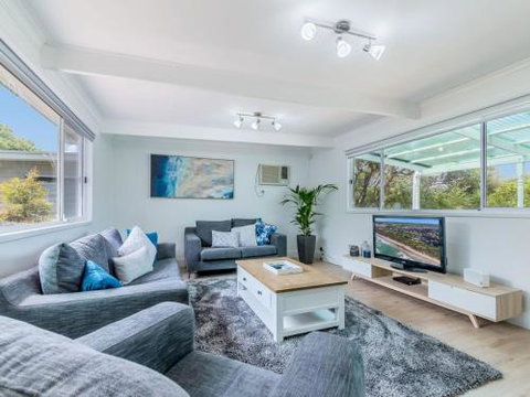 DRIFTAWAY ACROSS FROM SURF BEACH - Accommodation in Brisbane 1