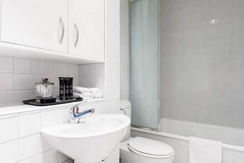 LUCY Stylish City Vibe & Views - Accommodation in Brisbane 4
