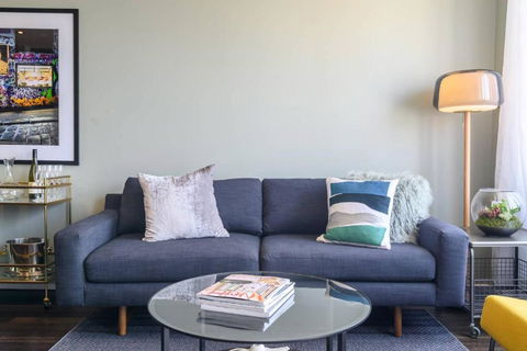 LUCY Stylish City Vibe & Views - Accommodation in Brisbane 3