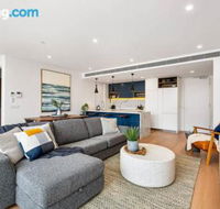 Luxe 101 at Martha Cove waterfront luxury on the marina walk to beach - Accommodation in Brisbane