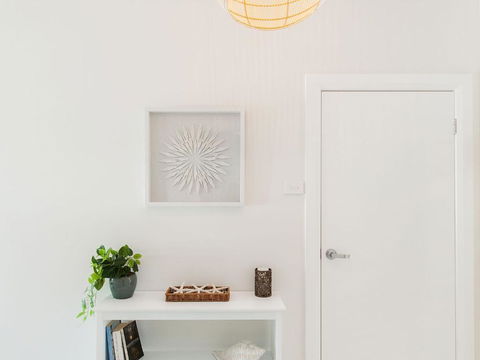 C A L M At Beautiful Shoal Bay - Accommodation in Brisbane 3