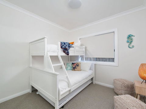 C A L M At Beautiful Shoal Bay - Accommodation in Brisbane 4