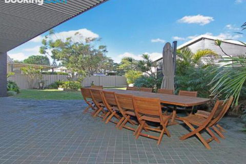 Seaside Escape At Jones Beach Swimming Pool - Accommodation in Brisbane 6