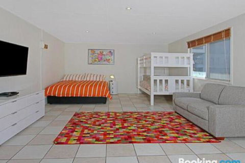 Seaside Escape At Jones Beach Swimming Pool - Accommodation in Brisbane 5