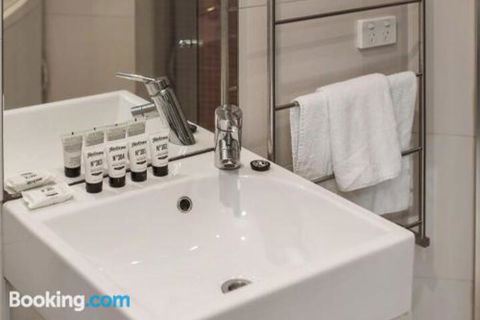 Heart Of Sandringham Apartment By Ready Set Host - Accommodation in Brisbane 6