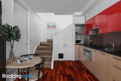 Heart Of Sandringham Apartment By Ready Set Host - Accommodation in Brisbane 3