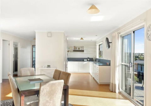 Seaside Serenity 1 - Accommodation in Brisbane 3