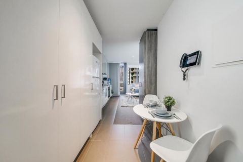 A Stylish & Cozy Studio Next To Southern Cross - Accommodation in Brisbane 4