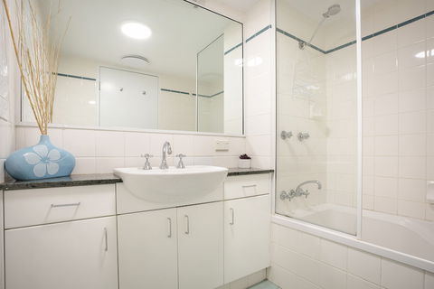 Apartment 2 Surfside - Accommodation in Brisbane 2