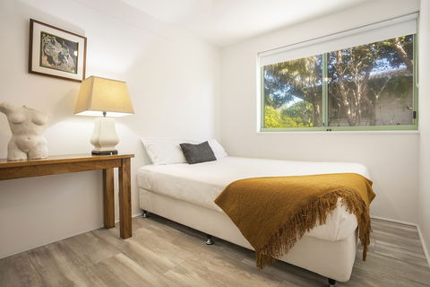 Apartment 2 Surfside - Accommodation in Brisbane 3