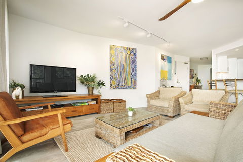 Apartment 2 Surfside - Accommodation in Brisbane 6