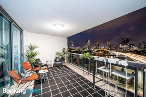 3br Stylish Apt CBD River & City Views SpaSaunaPoolWIFINetflix - Accommodation in Brisbane 0