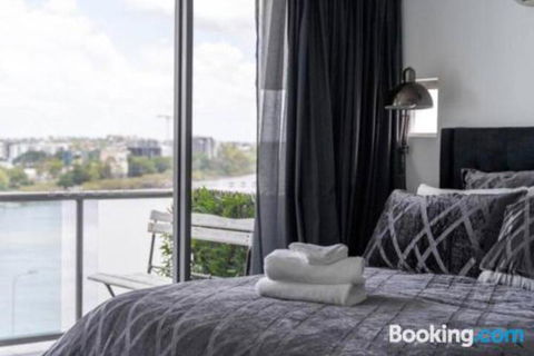 3br Stylish Apt CBD River & City Views SpaSaunaPoolWIFINetflix - Accommodation in Brisbane 6