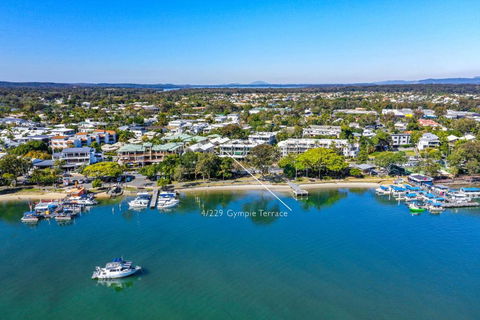 Panoramic River & Ocean Views Noosaville - Accommodation in Brisbane 6