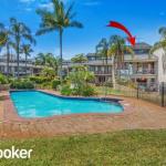 Amazing Waterfront Location Pool Beach Water Views Tropical Gardens - Accommodation in Brisbane 0