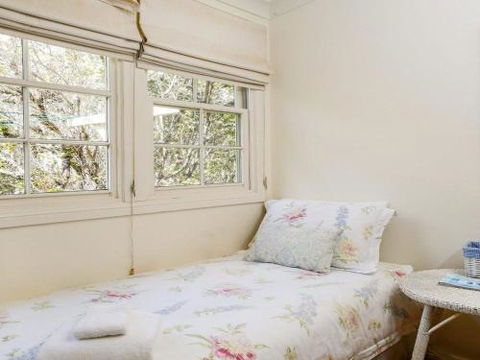 LAVENDER COTTAGE Alpine Southern Highlands 4pm Check Out Sundays - Accommodation in Brisbane 2