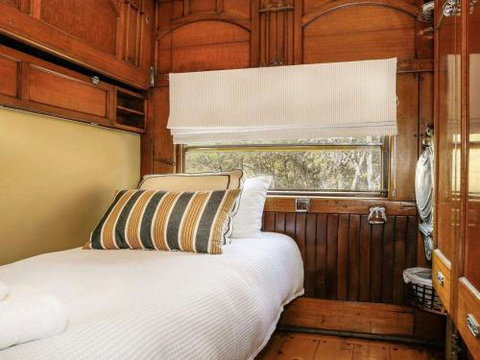 THE ANGAS CARRIAGE Alpine Southern Highlands 4pm Check Out On Sundays - Accommodation in Brisbane 3