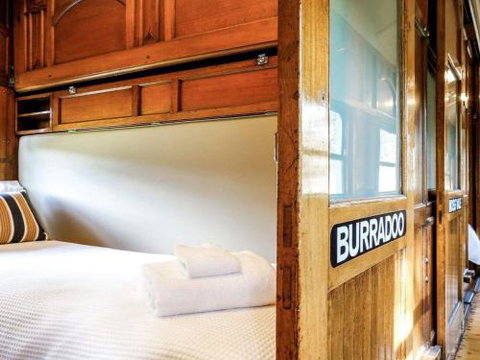 THE ANGAS CARRIAGE Alpine Southern Highlands 4pm Check Out On Sundays - Accommodation in Brisbane 1
