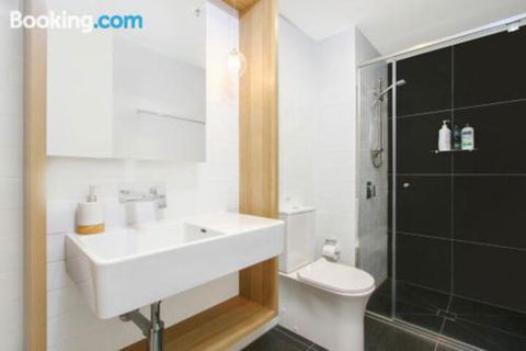 Cozy Homely Apartment CBR Central - Accommodation in Brisbane 6