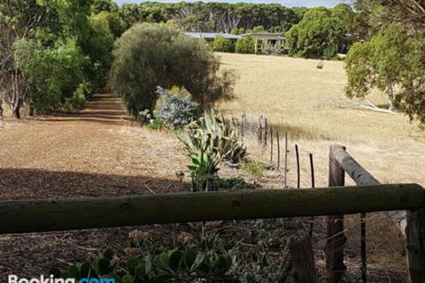The Old Picnic Ground At Ironstone B & B - Accommodation in Brisbane 5