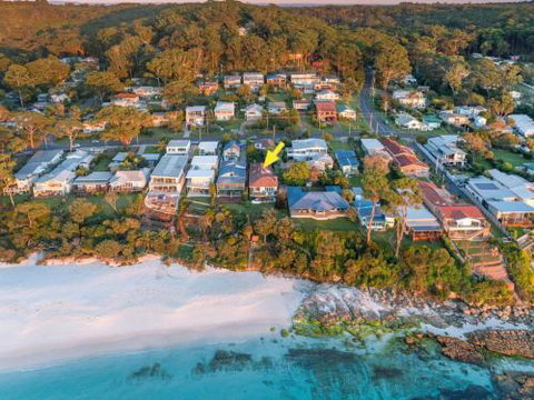 Elandra Absolute Beach Front Luxury - Accommodation in Brisbane 0
