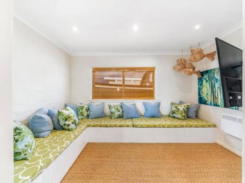 Elandra Absolute Beach Front Luxury - Accommodation in Brisbane 6